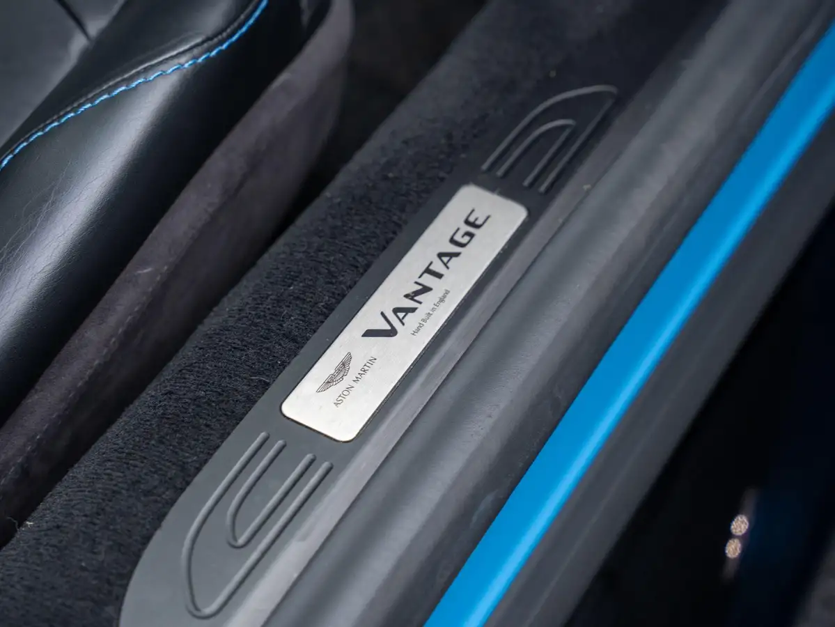 2020-aston-martin-vantage-40-v8-vantage-coupe-auto-big-11