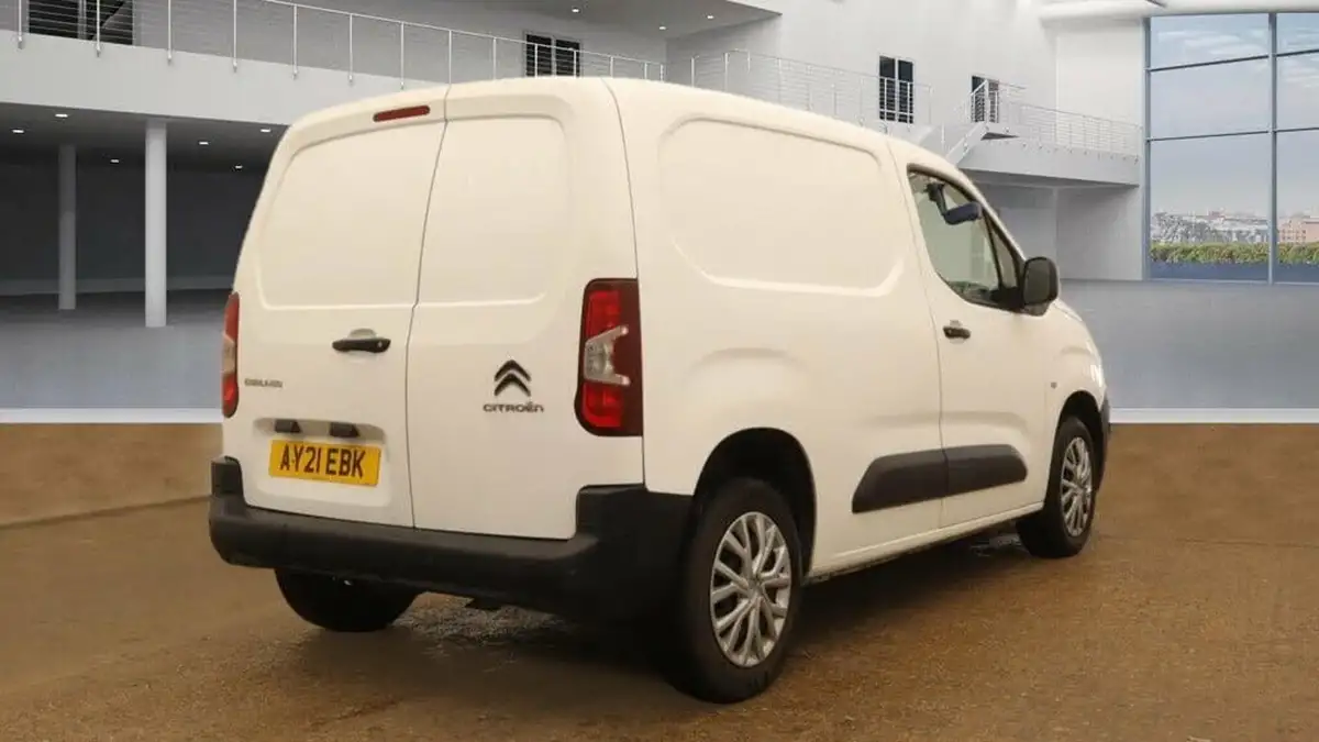 2021-citroen-berlingo-15bluehdi-1000-enterprise-130pseu6dt-e-ss-panel-eat8-big-2
