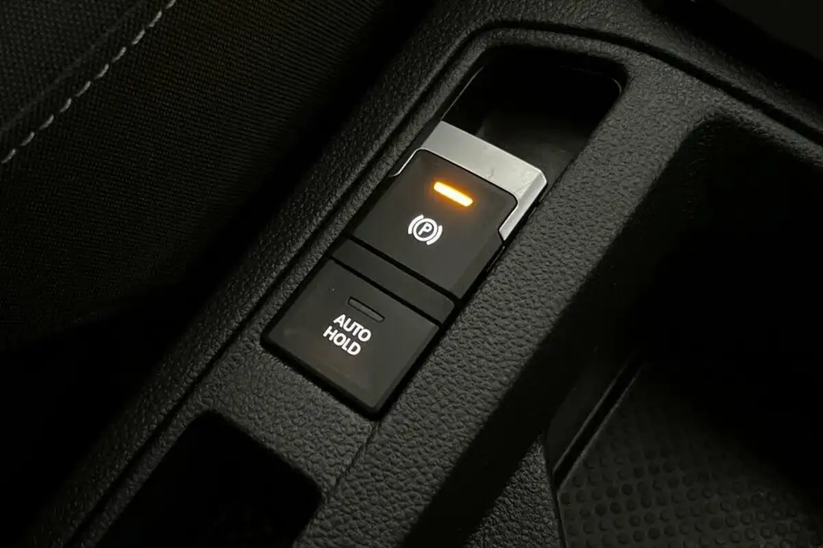 2022-volkswagen-t-roc-10-tsi-life-big-29