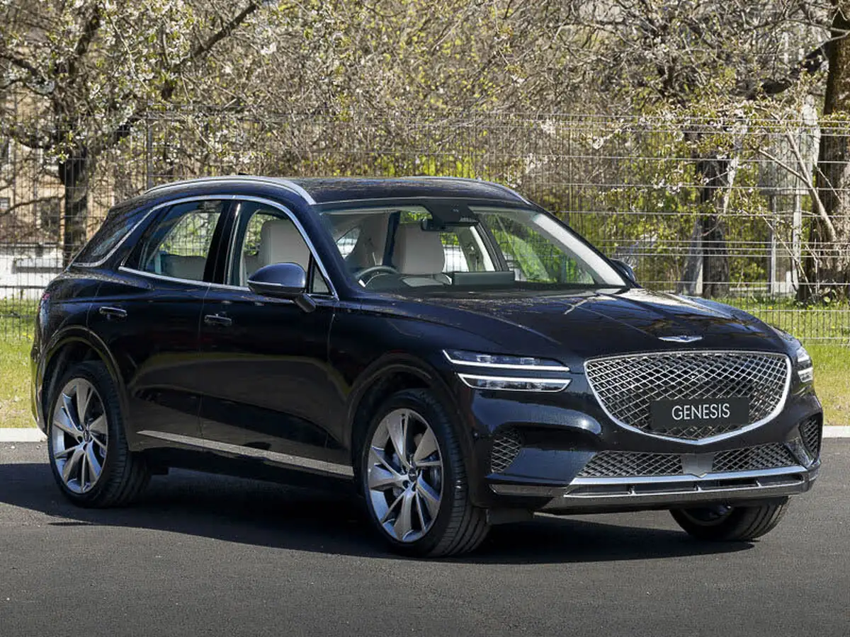 2025-genesis-gv70-big-14