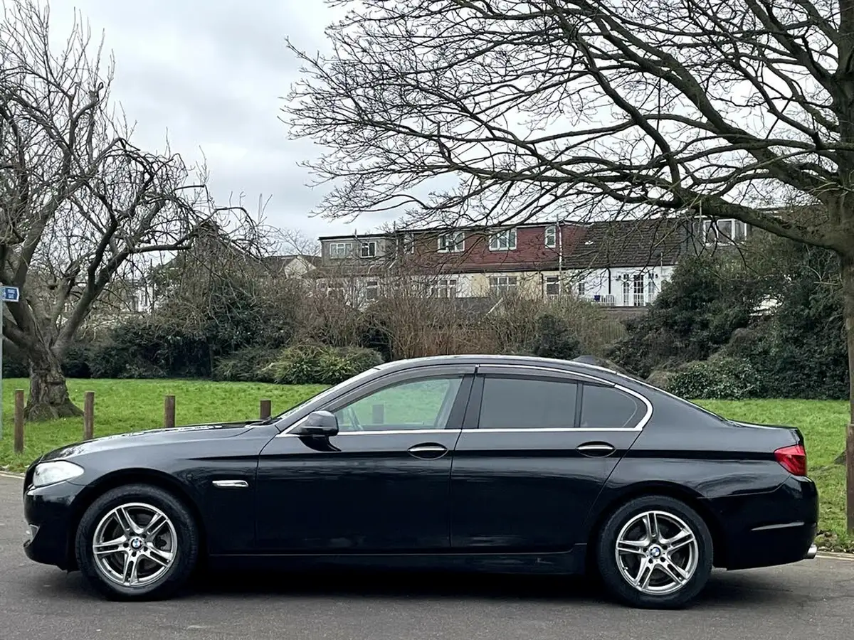 2011-bmw-5-series-big-9