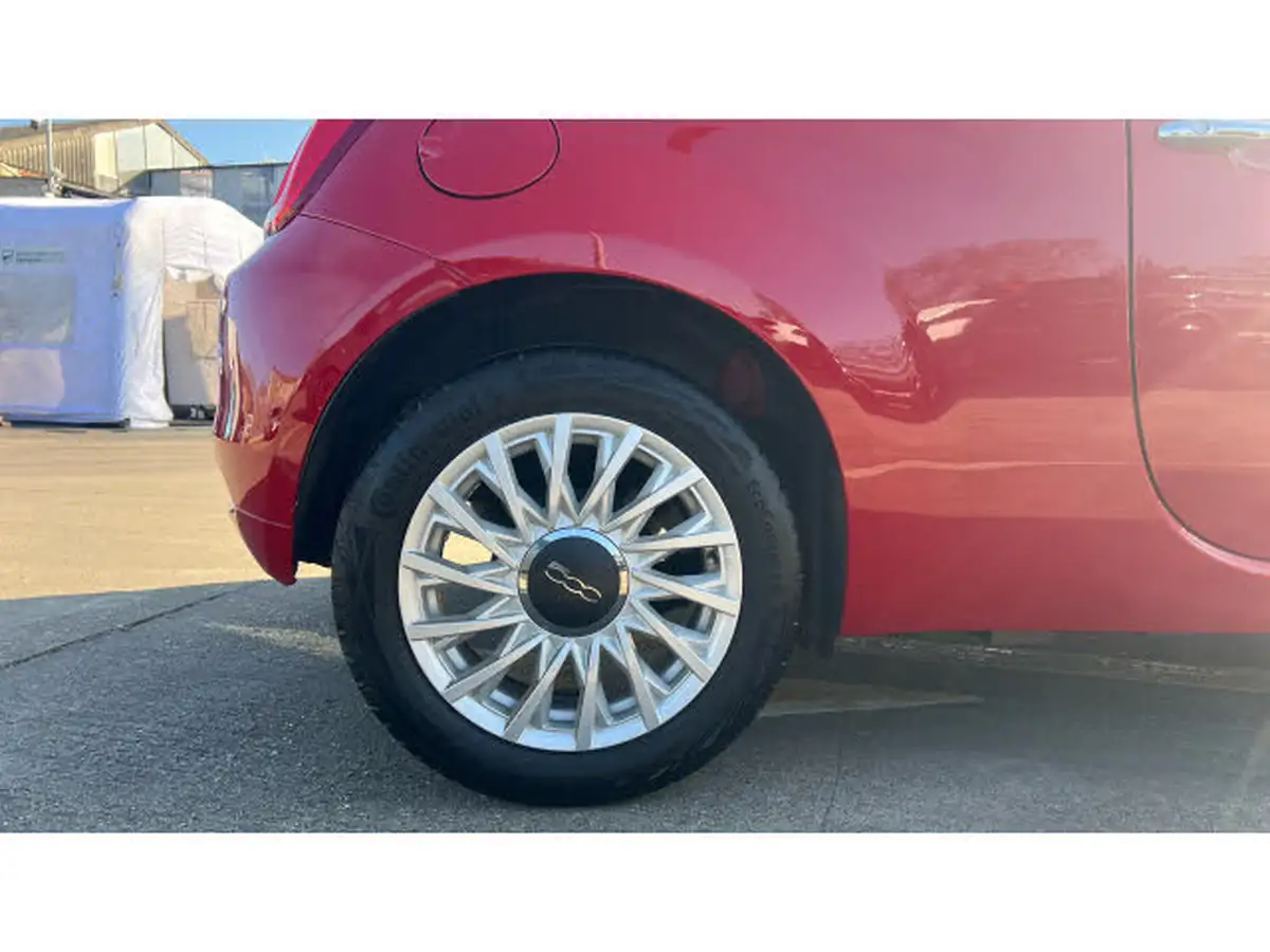 2022-fiat-500-10-dolcevita-big-6