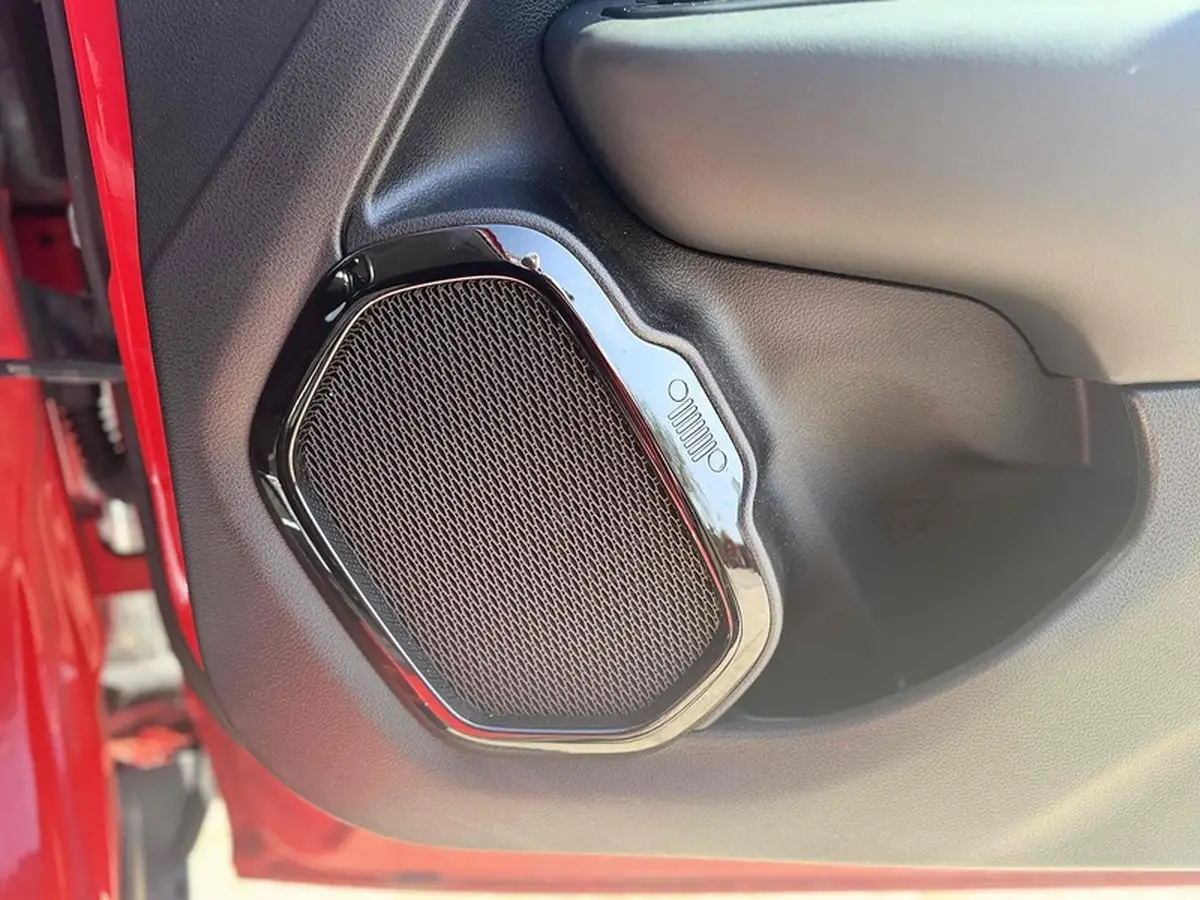 2020-jeep-renegade-10-gse-night-eagle-big-21