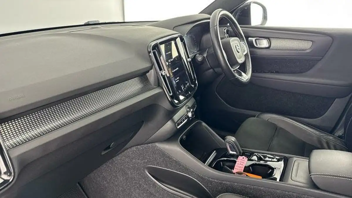 2021-volvo-xc40-20-b4-r-design-197bhp-awd-geartronic-big-1