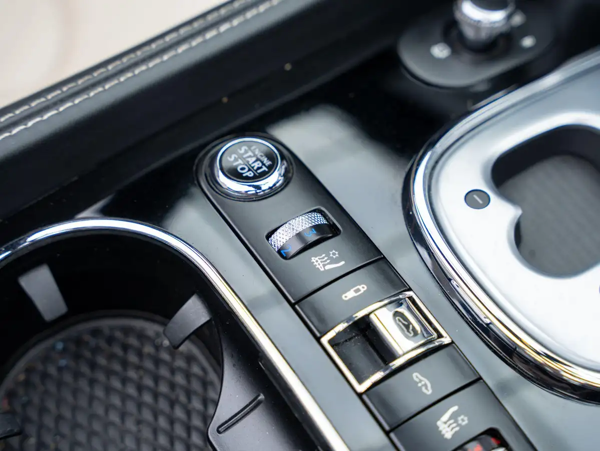 2013-bentley-continental-40-gtc-v8-big-25