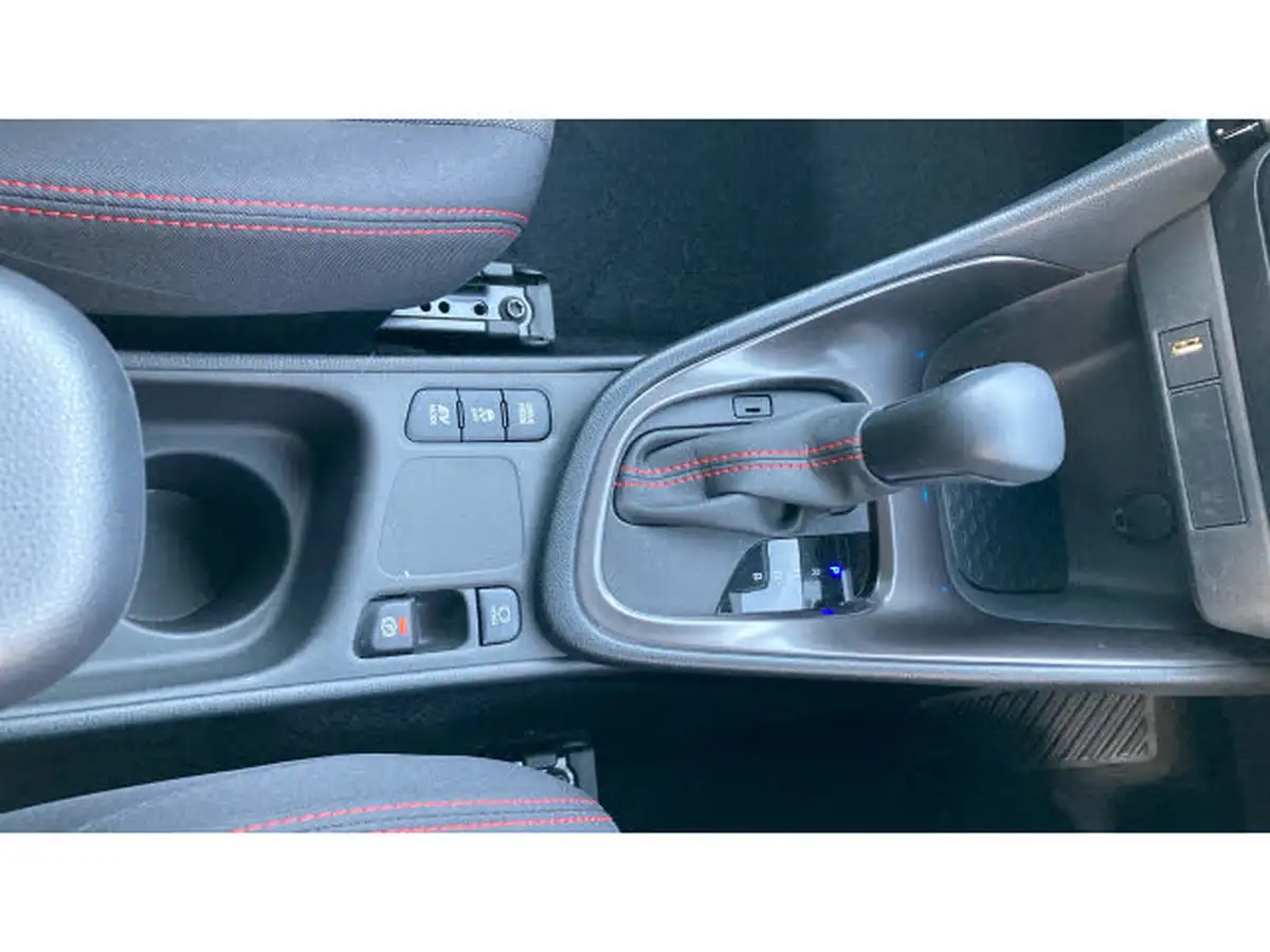 2024-toyota-yaris-15-vvt-i-gr-sport-114bhp-big-35
