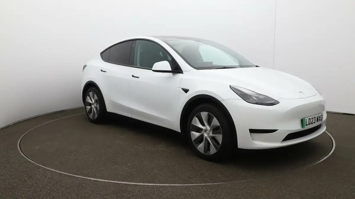 2023-tesla-model-y-e-rwd-big-35