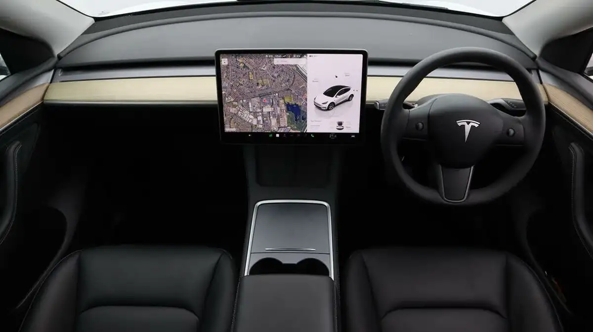 2023-tesla-model-y-e-rwd-big-13
