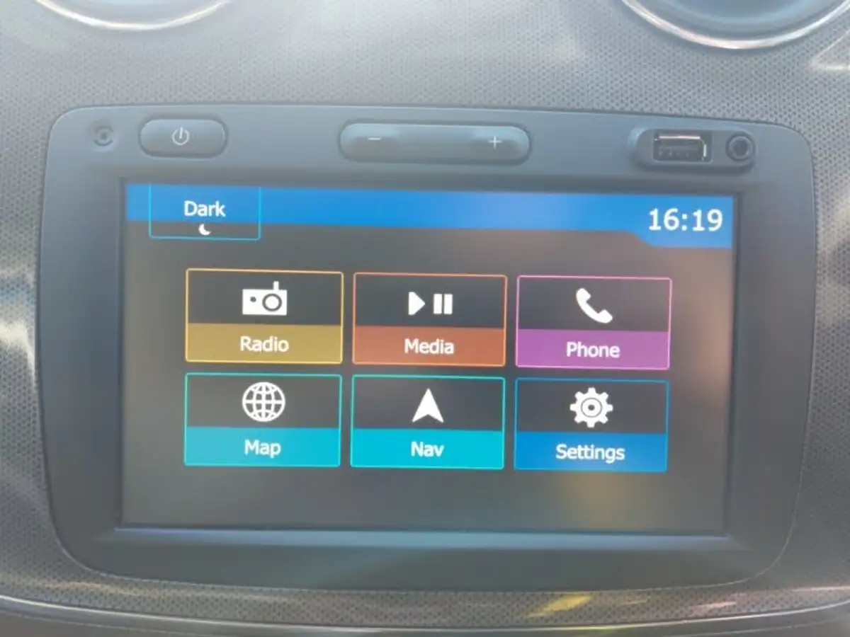 2019-dacia-sandero-stepway-09-tce-comfort-big-17