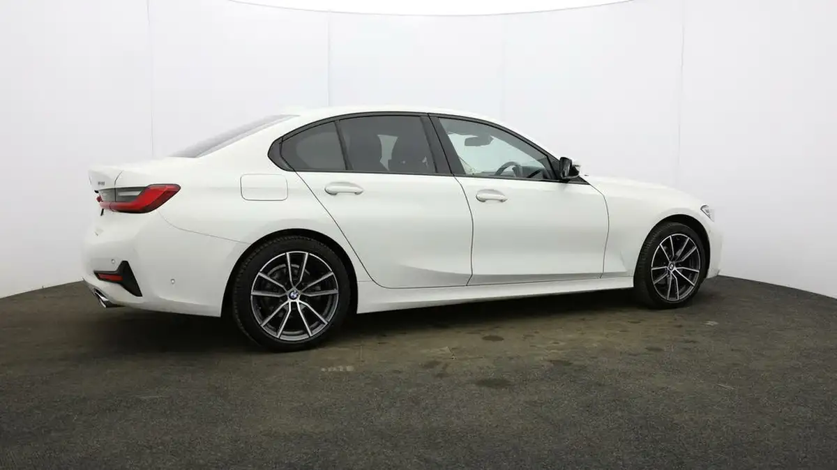 2021-bmw-3-series-20-318i-sport-saloon-4d-big-48