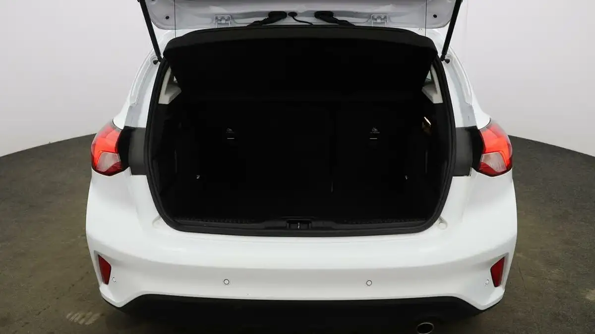 2020-ford-focus-15-zetec-120ps-hatchback-auto-big-16