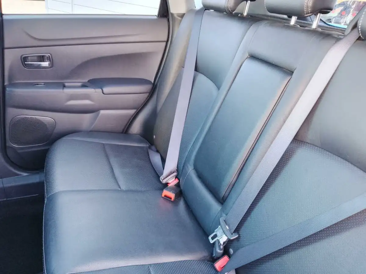 2015-mitsubishi-asx-22di-d-4-big-29