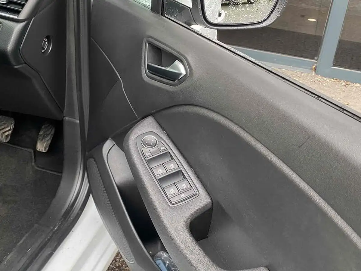 2022-renault-clio-10-tce-iconic-edition-big-22