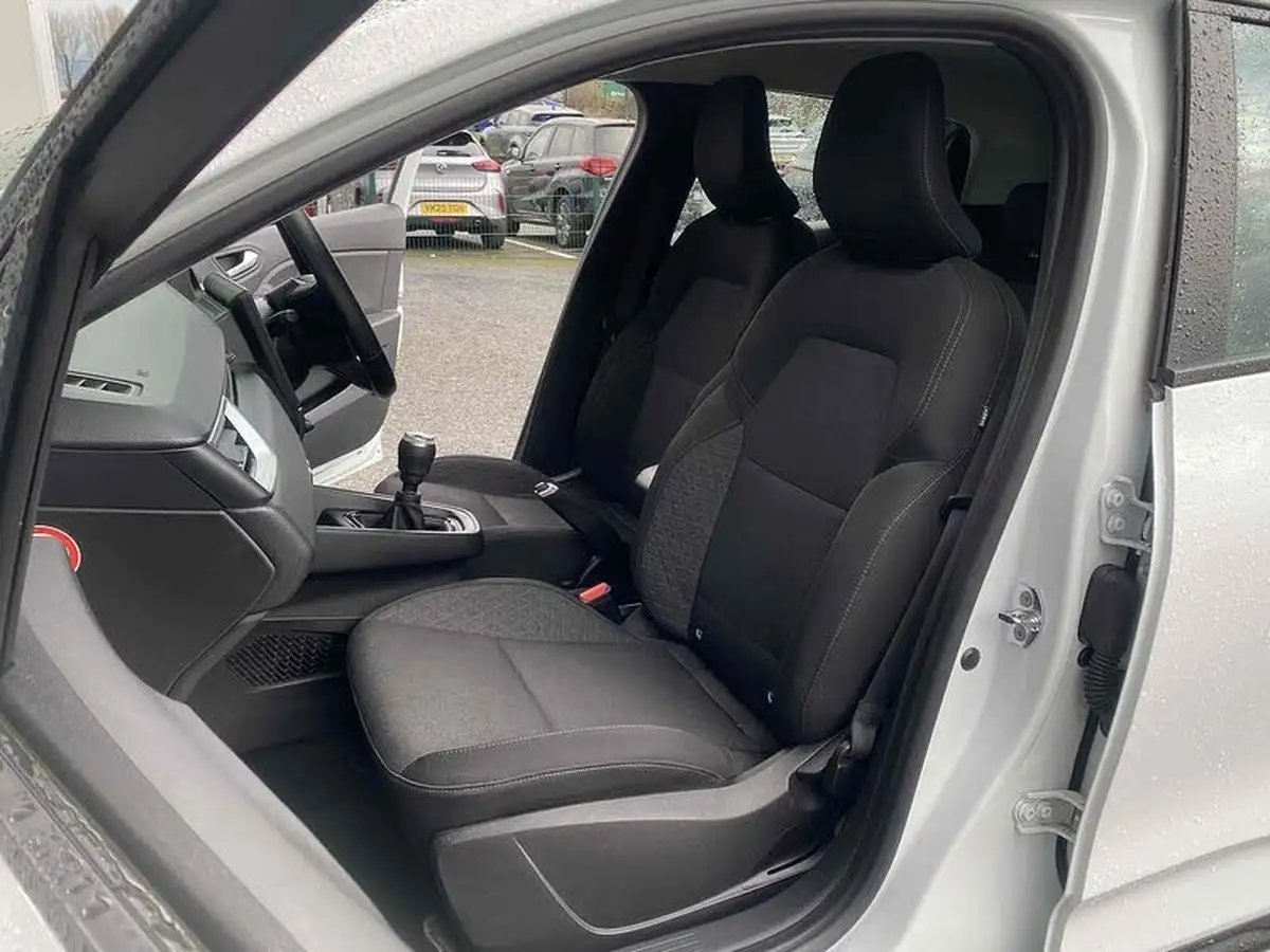 2022-renault-clio-10-tce-iconic-edition-big-25