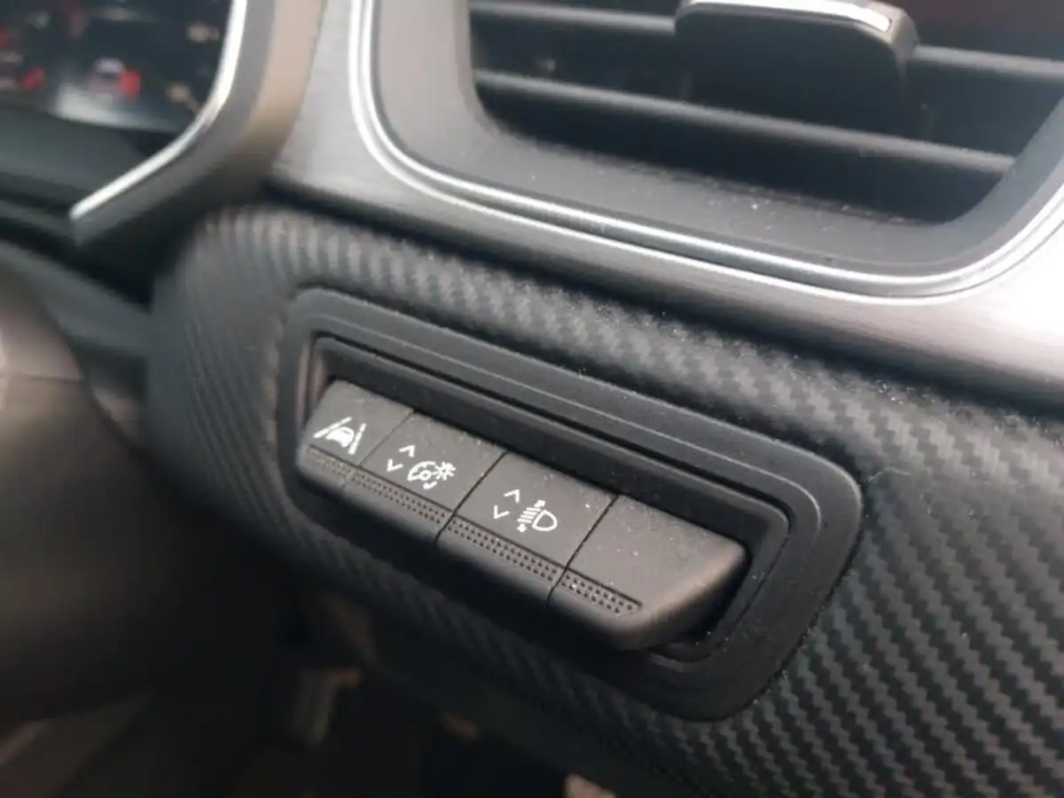 2022-renault-captur-13-tce-rs-line-big-12