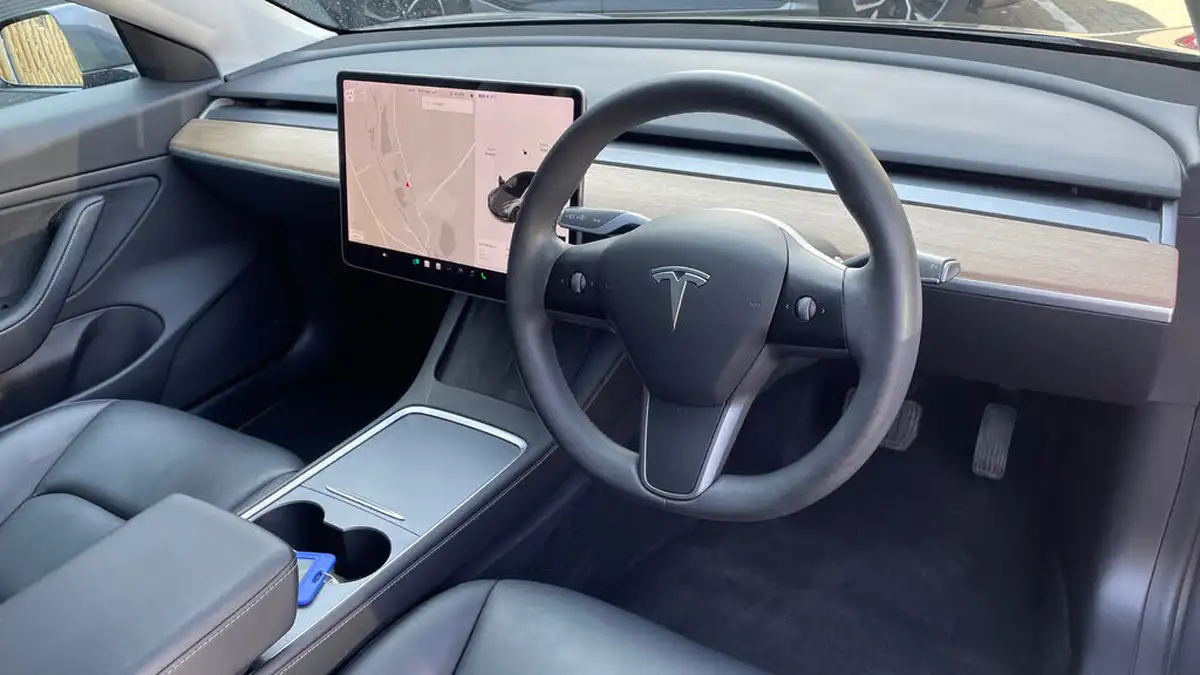 2020-tesla-model-3-e-long-range-big-8