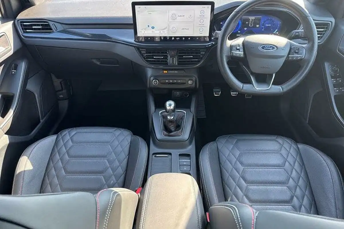 2023-ford-focus-10t-st-line-x-125ps-hatchback-big-9