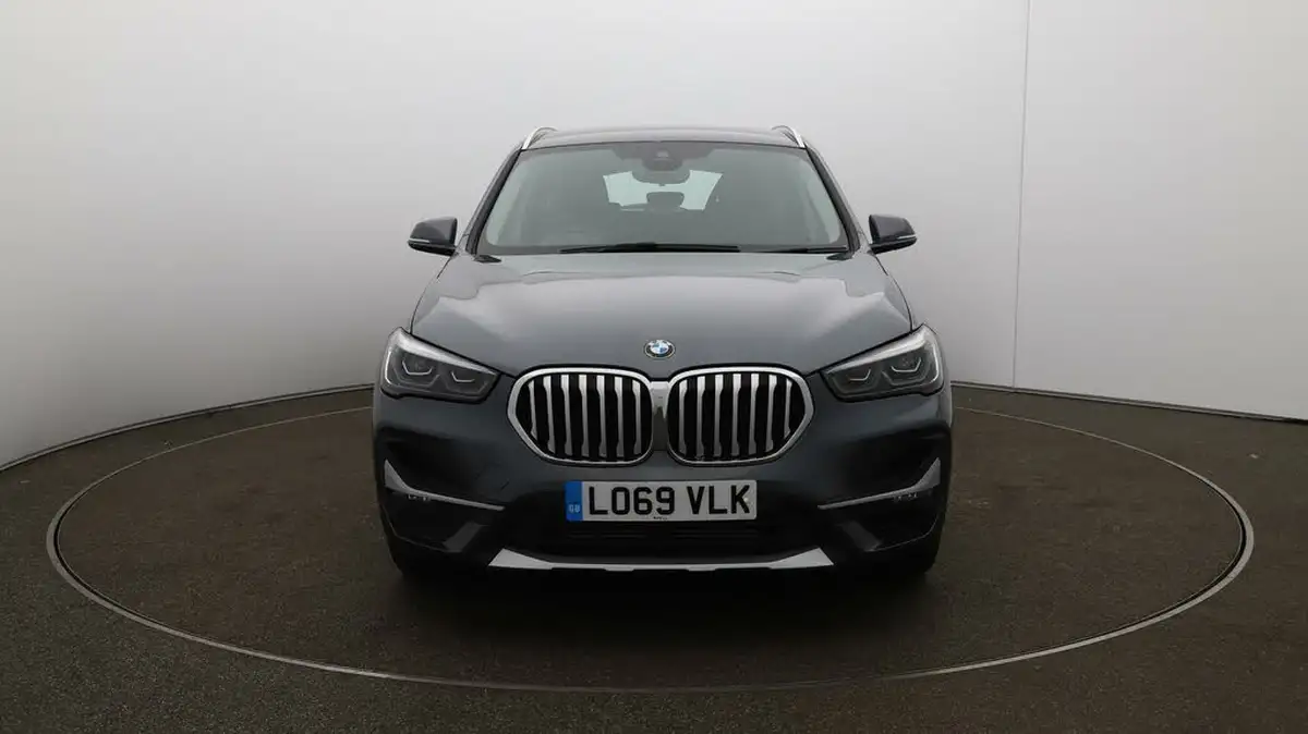2020-bmw-x1-15-sdrive18i-xline-big-29