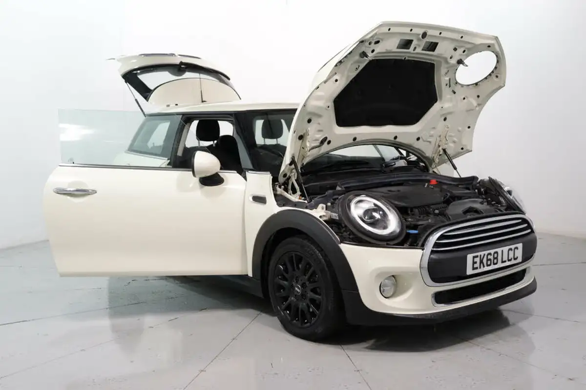 2018-mini-cooper-15-one-series-ii-ss-3d-big-40