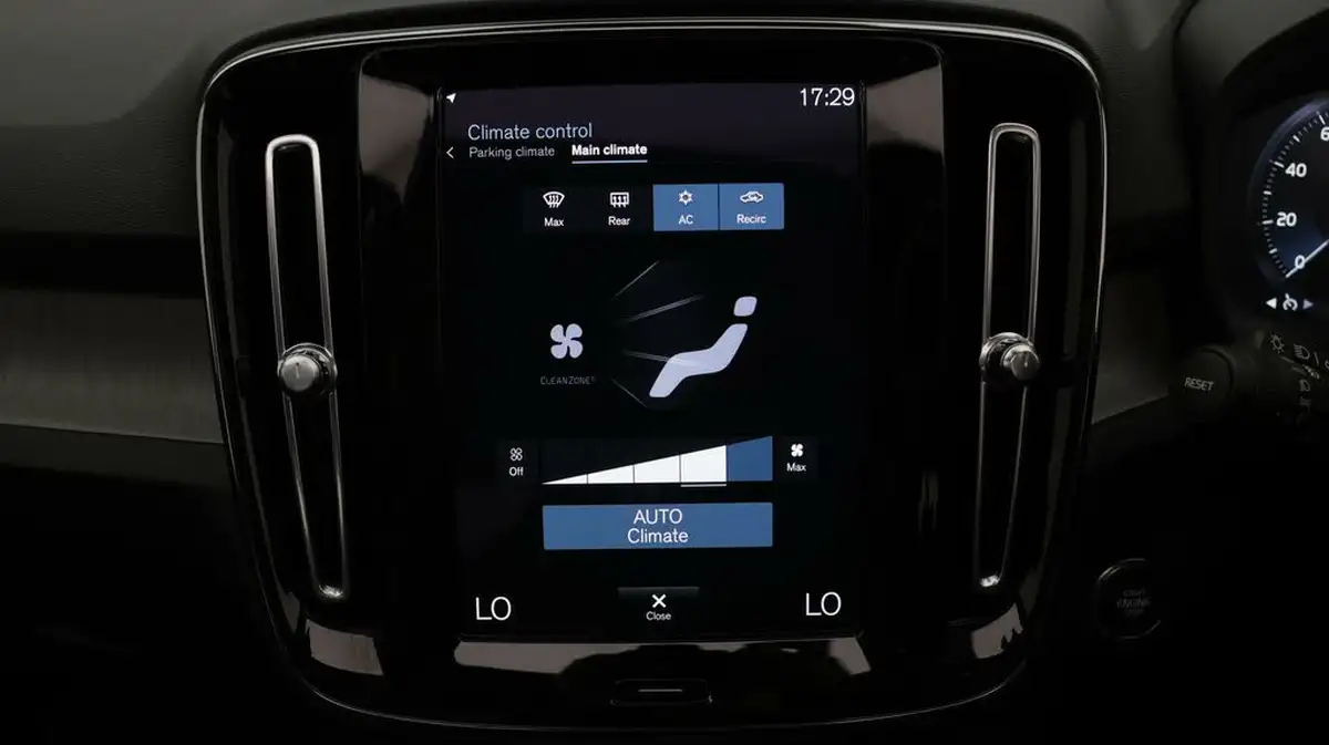 2021-volvo-xc40-20-b4-inscription-197bhp-geartronic-big-12