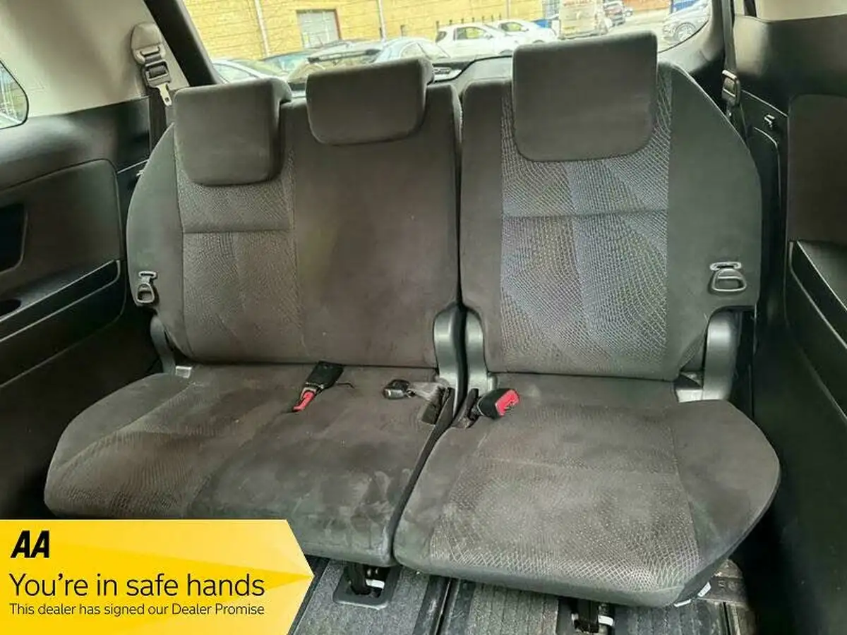 2012-toyota-estima-aeras-24-big-13