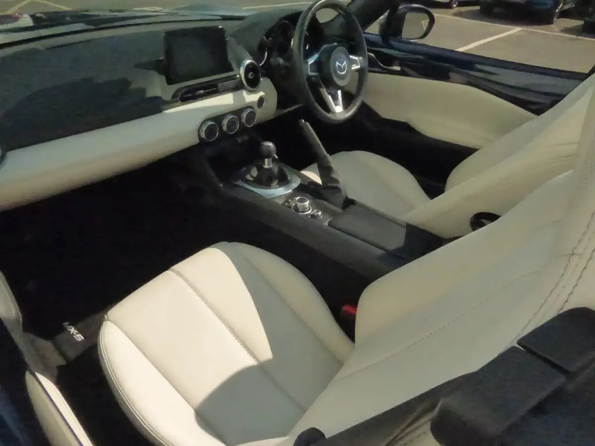 2021-mazda-mx-5-15-sport-venture-big-13