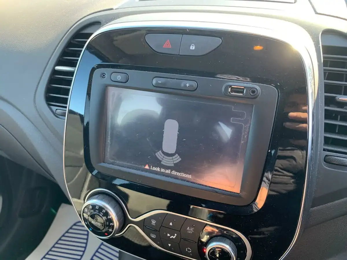 2017-renault-captur-12-dynamique-s-nav-big-16