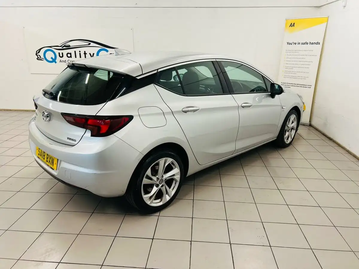 2018-vauxhall-astra-14i-16v-turbo-sri-nav-150ps-hatchback-big-8