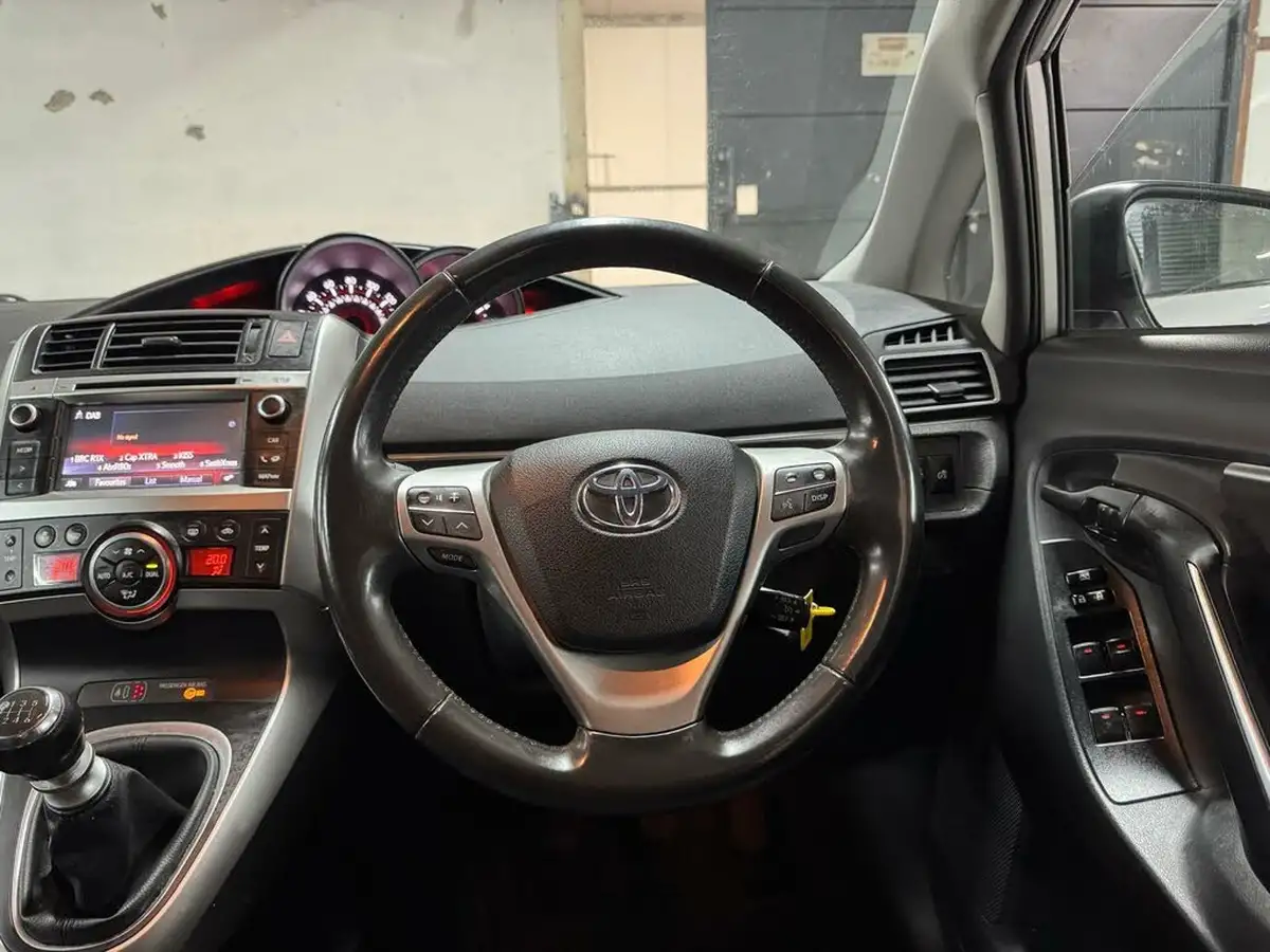 2014-toyota-verso-16d-d-4d-icon-big-26