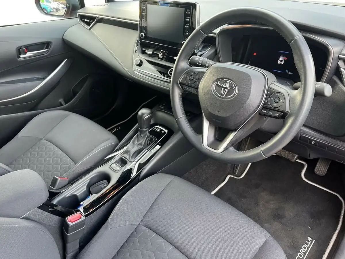 2022-toyota-corolla-18-vvt-i-icon-120bhp-trk-hatchback-5d-big-4