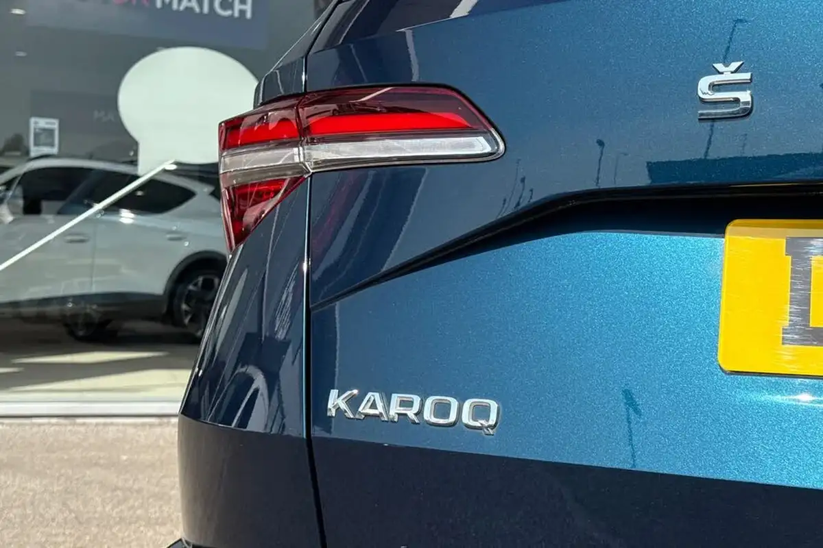 2022-skoda-karoq-15-tsi-se-drive-big-33