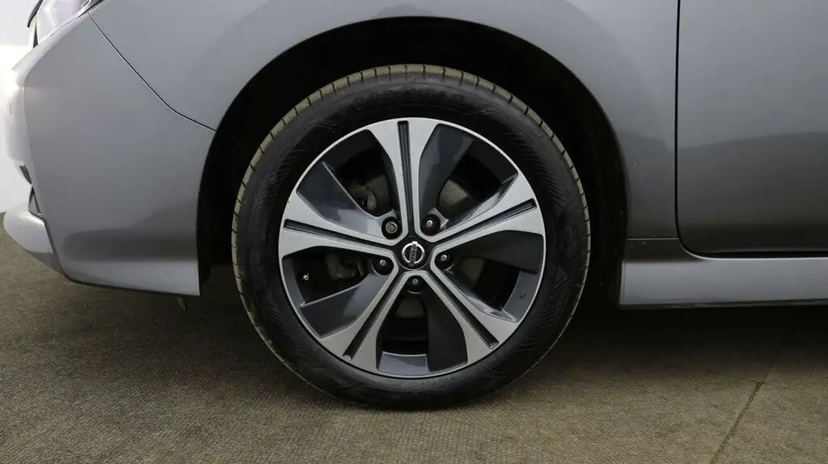 2021-nissan-leaf-e-e-tekna-big-17