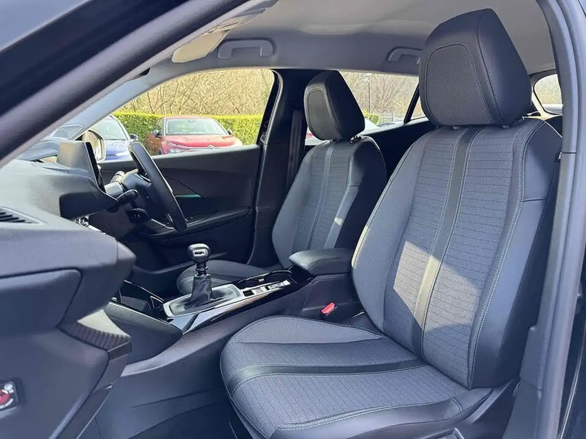 2022-peugeot-2008-suv-12-puretech-allure-premium-100bhp-big-14