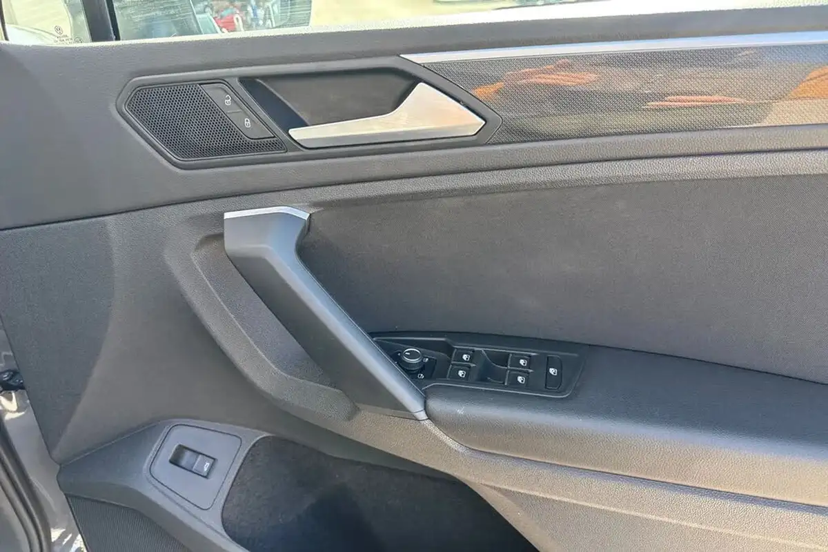 2022-volkswagen-tiguan-15-tsi-elegance-big-20