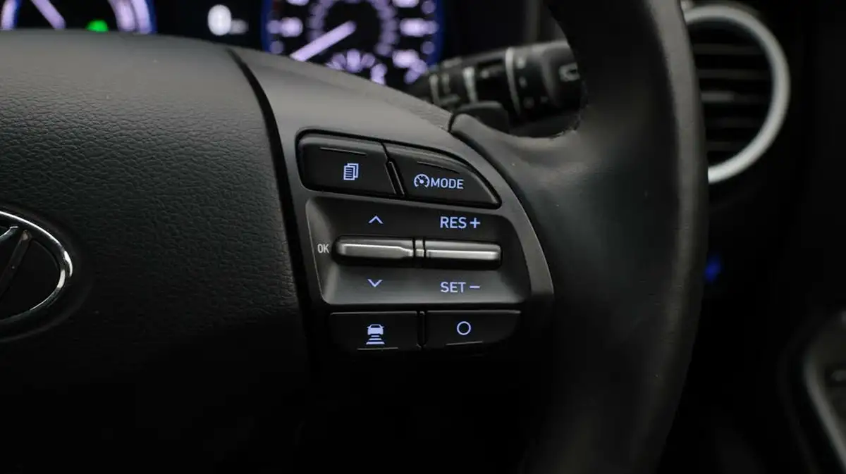 2020-hyundai-kona-16-gdi-premium-se-big-26