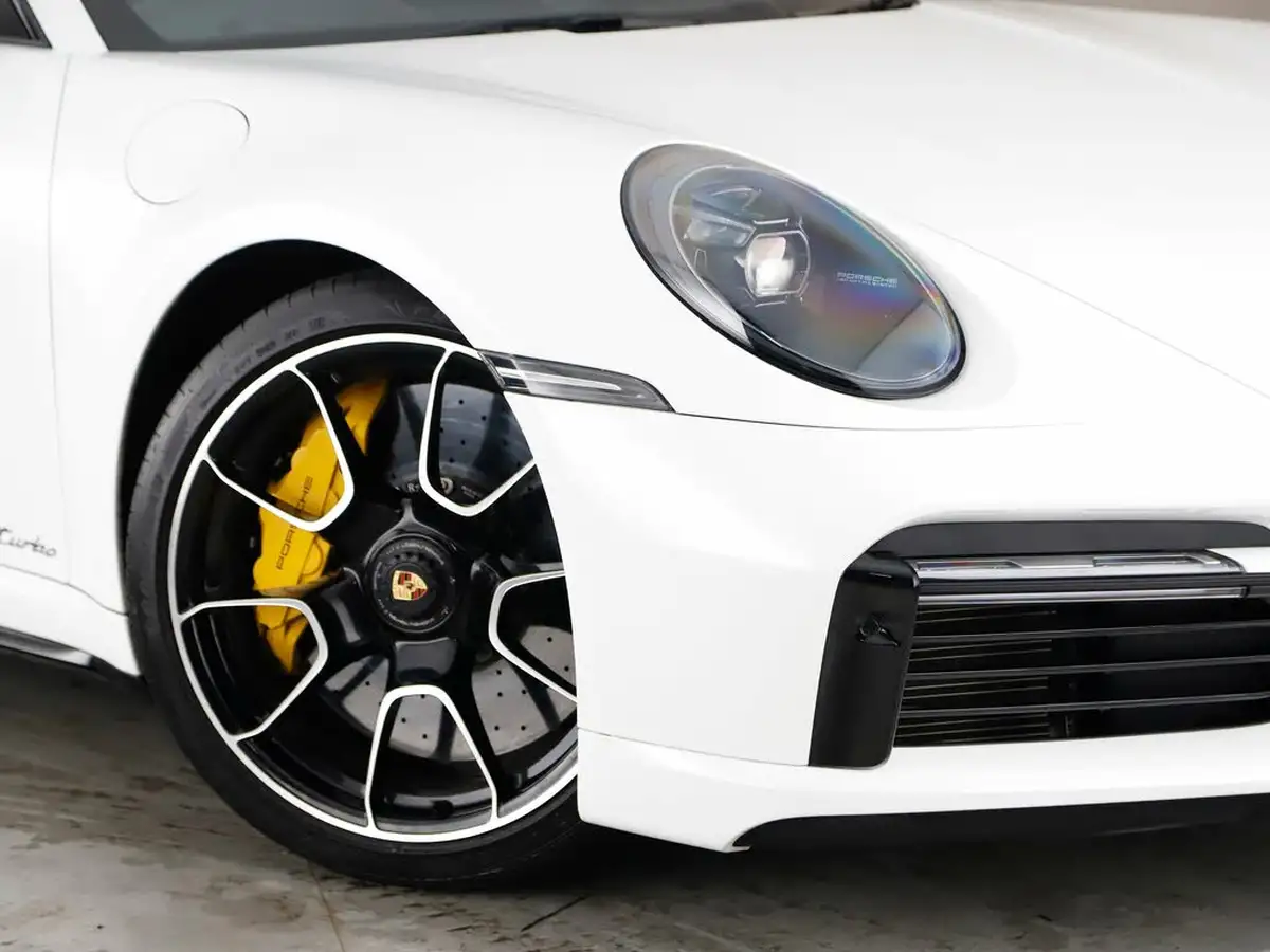 2022-porsche-911-38-turbo-coupe-big-40