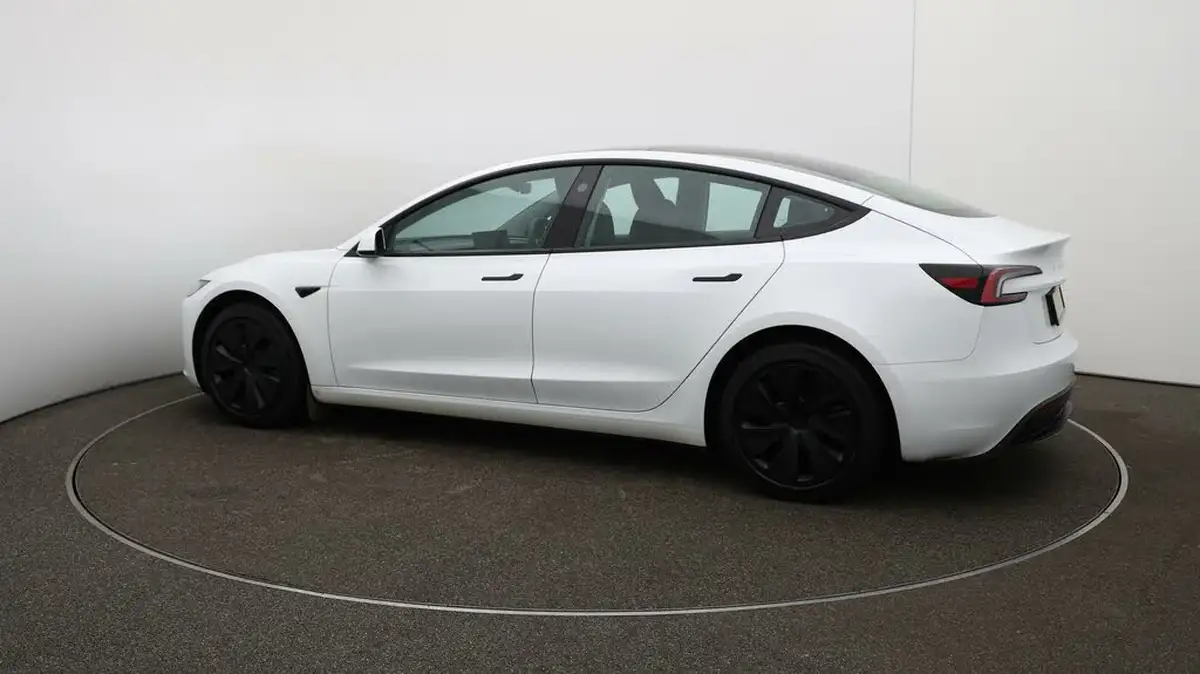 2024-tesla-model-3-e-rwd-big-38