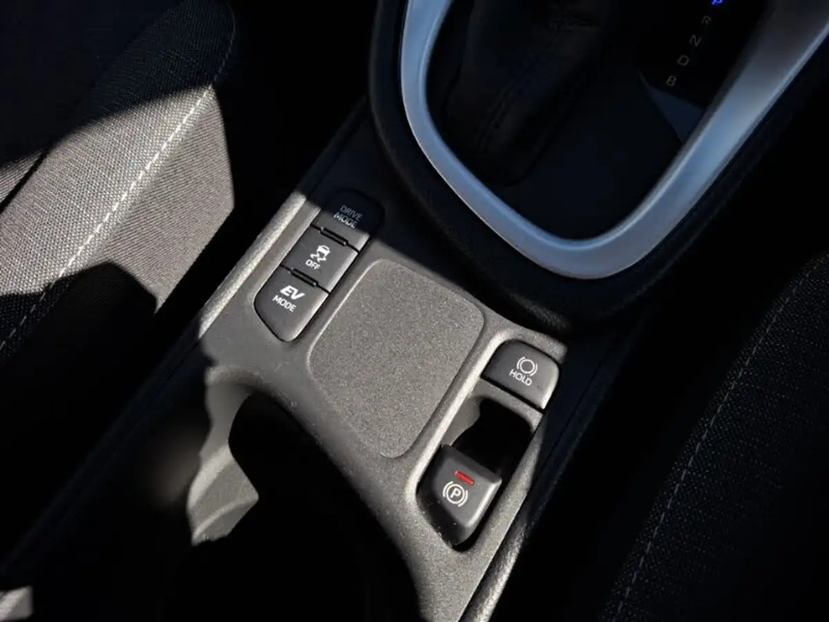 2022-mazda-mazda2-15-agile-big-15