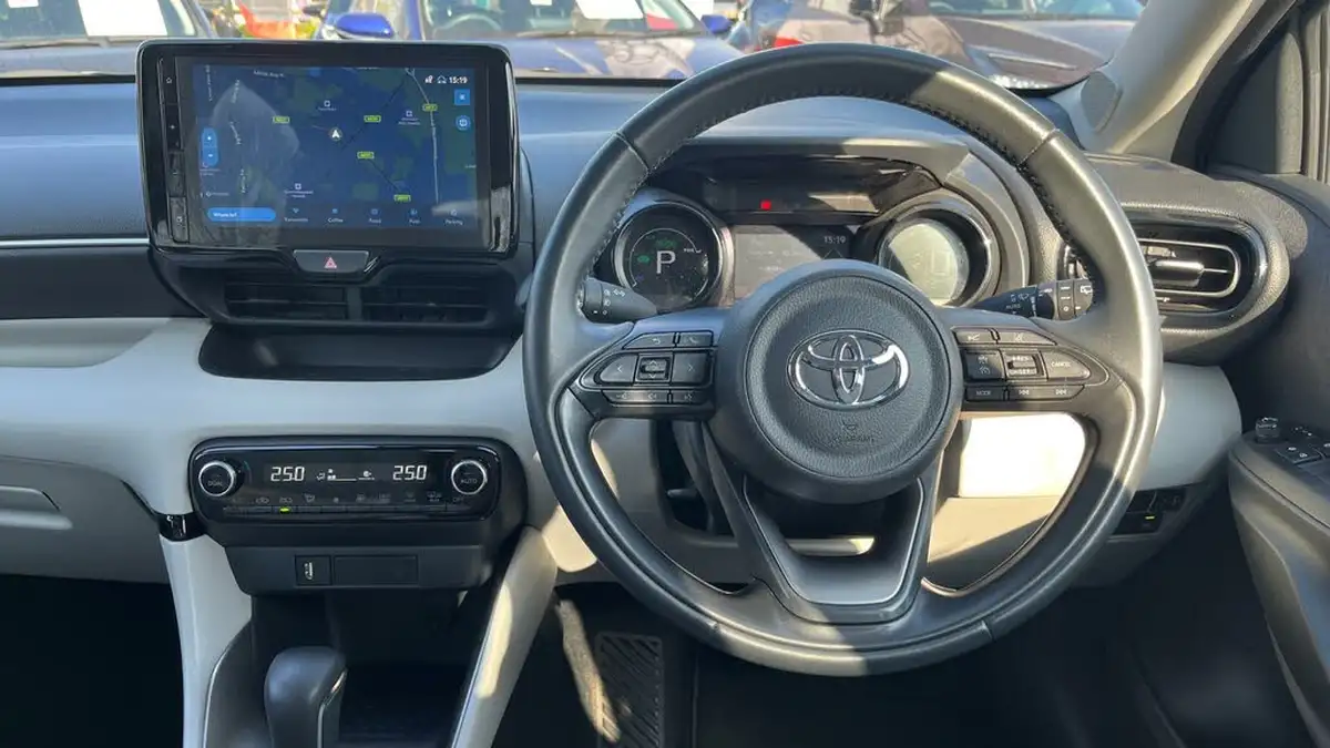 2022-toyota-yaris-cross-15-vvt-i-excel-city-packpan-roof-big-5