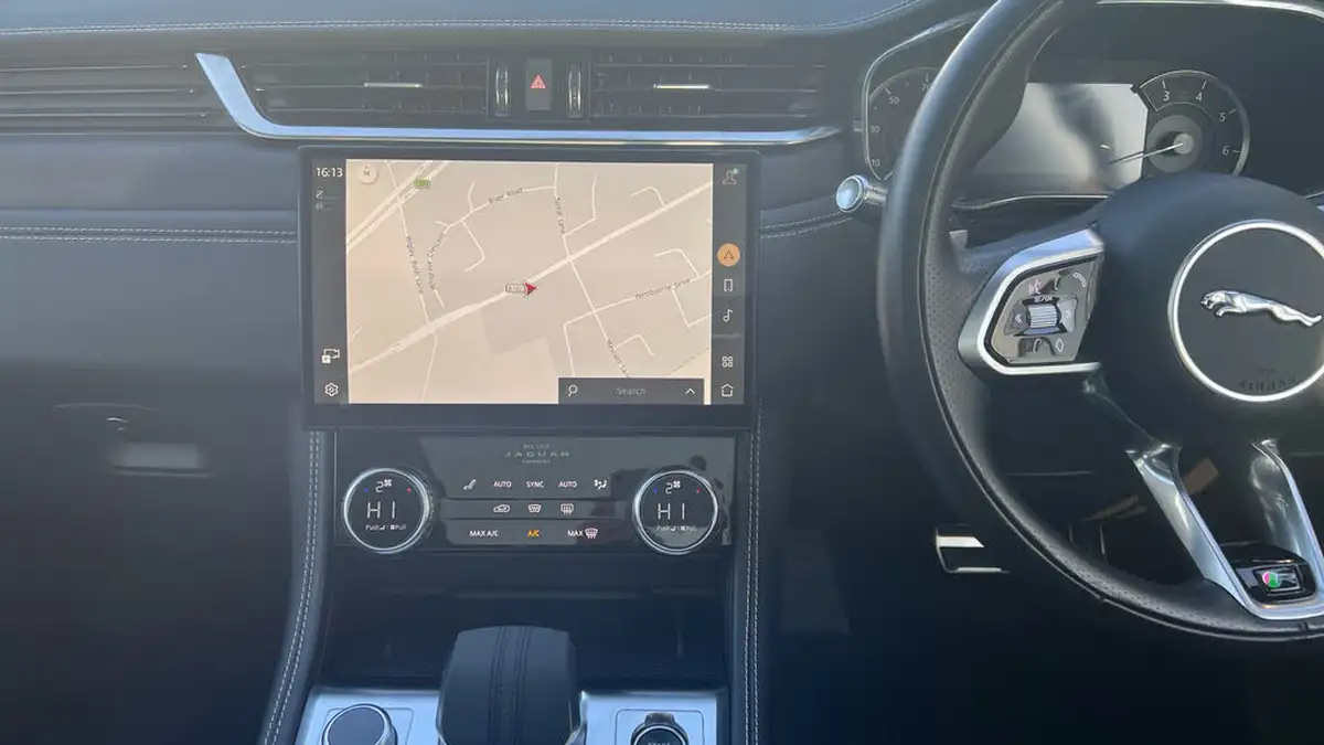 2022-jaguar-f-pace-20-p250-r-dynamic-hse-big-23