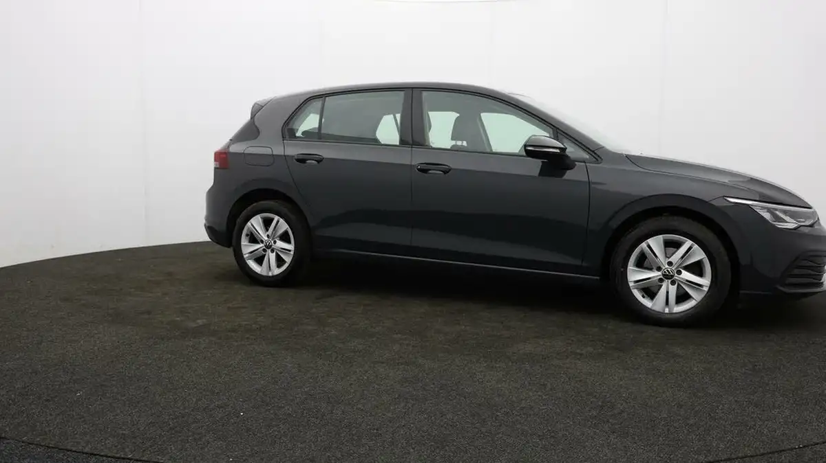 2022-volkswagen-golf-20tdi-life-hatchback-big-35