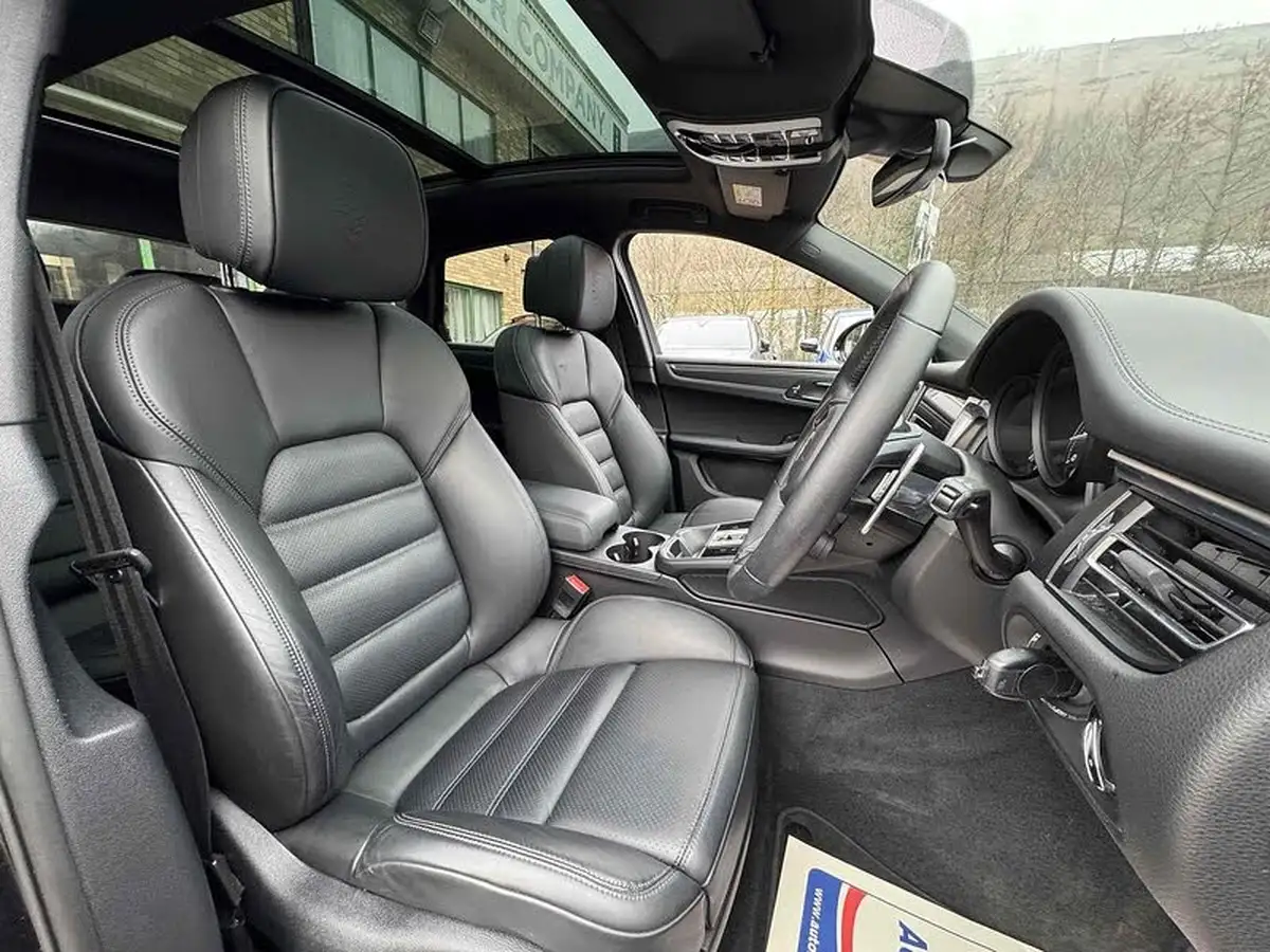 2022-porsche-macan-20-big-1