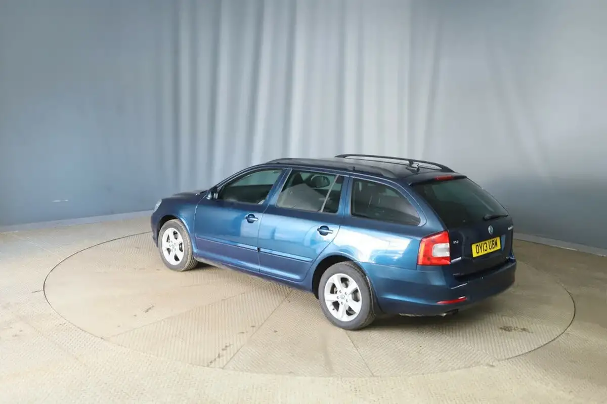 2013-skoda-octavia-14-se-124ps-estate-1390cc-dsg-big-4