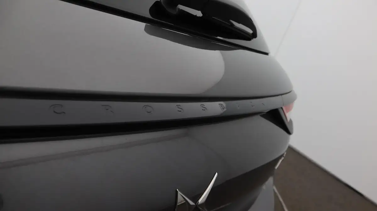 2021-ds-ds-3-crossback-e-tense-performance-line-big-24