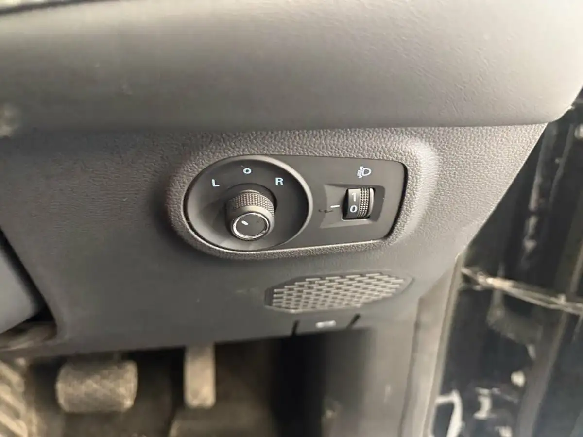 2023-mg-zs-suv-e-trophy-connect-ev-176ps-big-26