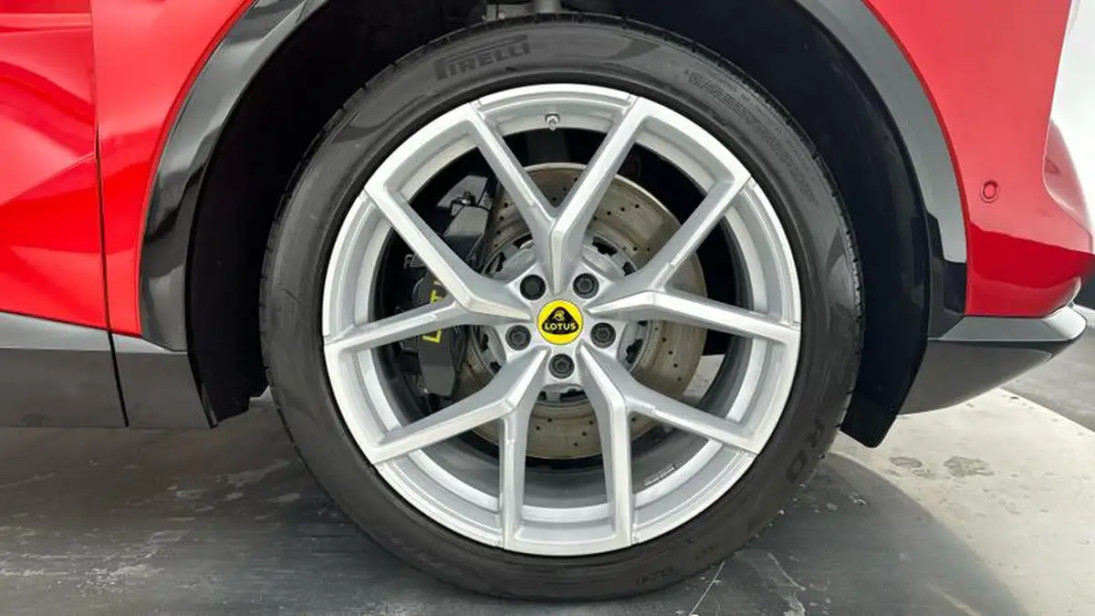 2024-lotus-eletre-e-big-8