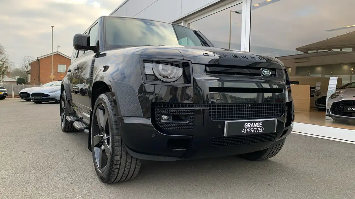 2024-land-rover-130-defender-50-p500-v8-big-24