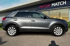 2020-volkswagen-t-roc-15-tsi-se-small-2