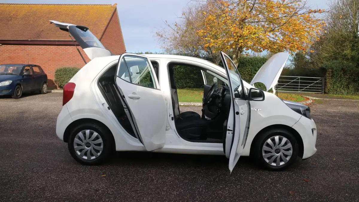 2019-kia-picanto-10-1-isg-adap-big-37