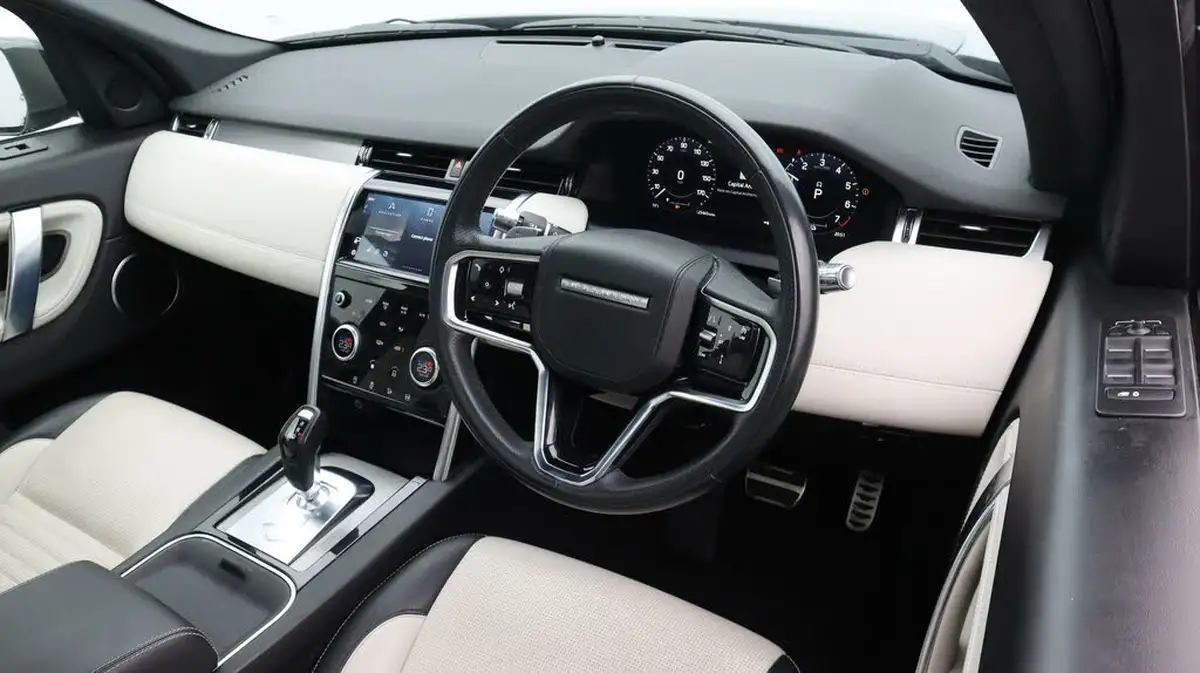 2021-land-rover-discovery-sport-15-p300e-r-dynamic-hse-big-9